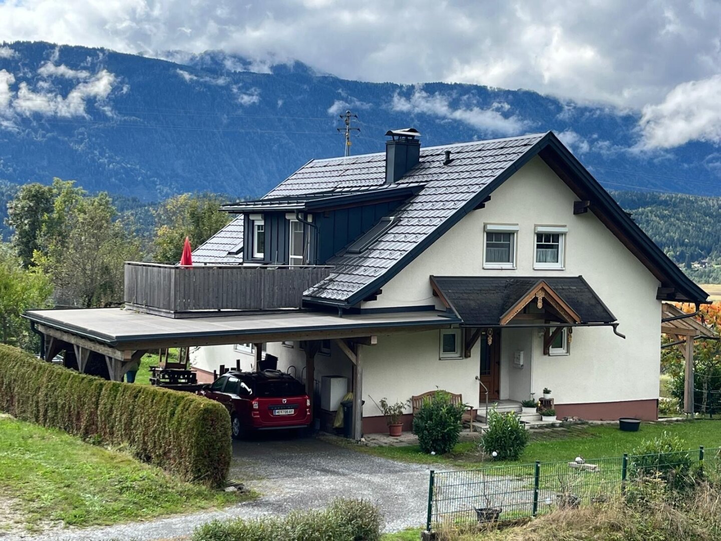 IDYLLISCHES ZWEIFAMILIENHAUS NAHE DEM PRESSEGGER SEE.